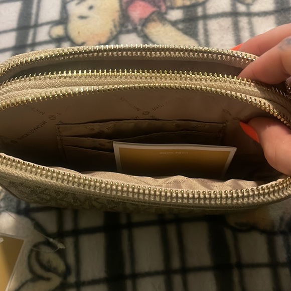 Michael Kors Jet Set Charm Double Zip Wristlet Pale Gold - Picture 3 of 4